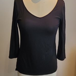 3/4 sleeve black top